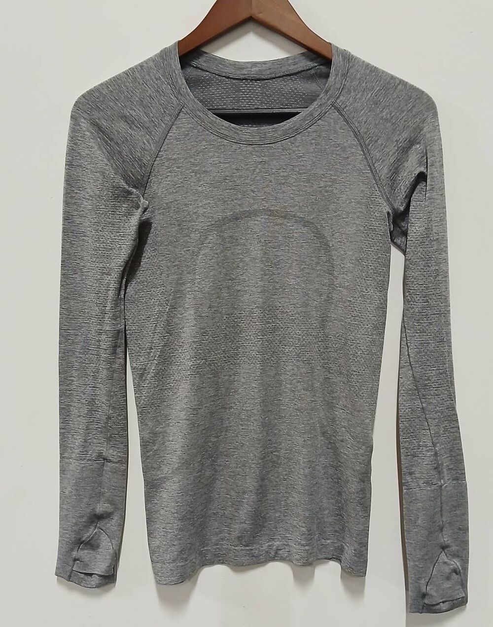 Lululemon womens size 6 swiftly tech running shirt gray longsleeve